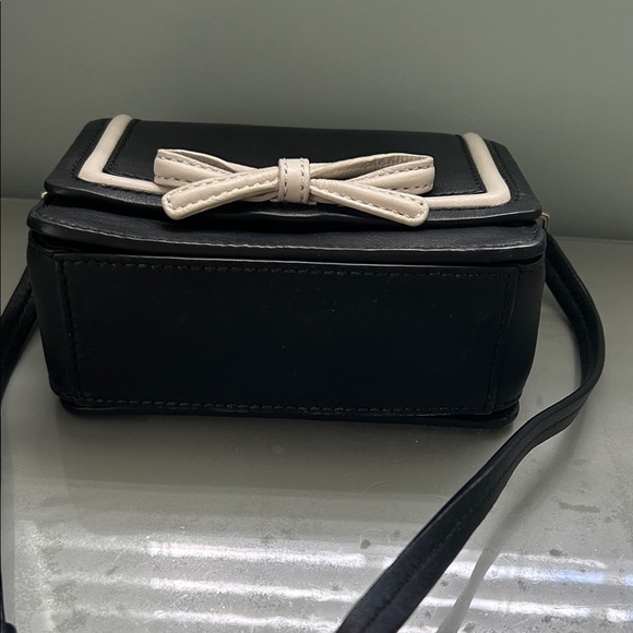 Kate Spade Black and Cream Bow Crossbody Bag - Picture 3 of 4